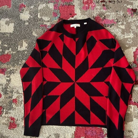 Beautiful new sweater - Picture 1 of 3